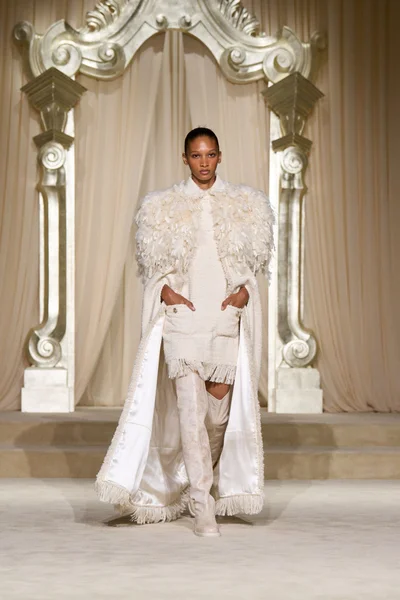Look 3